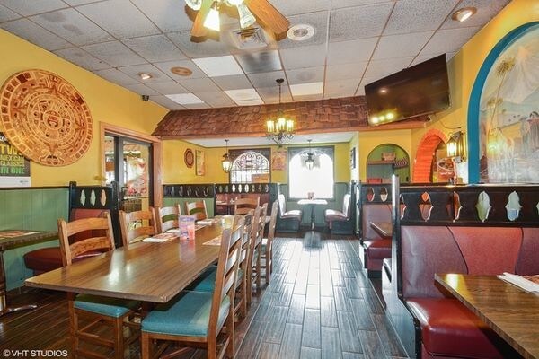 More Photos Of 3231 W 63rd St, Chicago Restaurant For Sale
