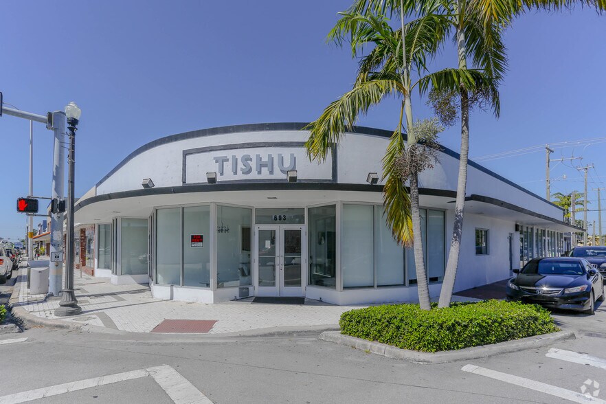 Primary Photo Of 689-693 NE 125th St, North Miami Storefront For Lease