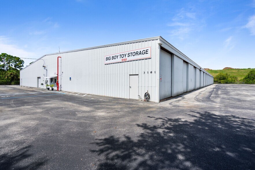More Photos Of 3161 Skyway Cir, Melbourne Warehouse For Lease