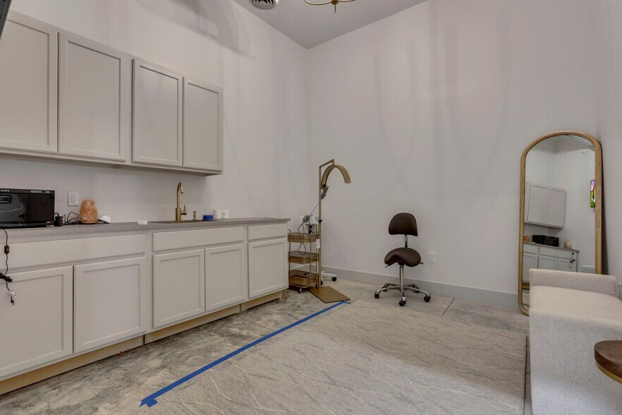 More Photos Of 5122 Morse Rd, Columbus Medical For Lease