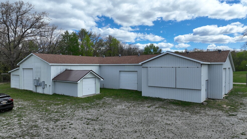 More Photos Of 3837 Sage Lake Rd, Lupton Self Storage For Sale