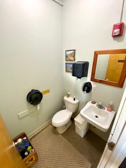 More Photos Of 17 Kellogg Ave, Amherst Storefront Retail Office For Lease