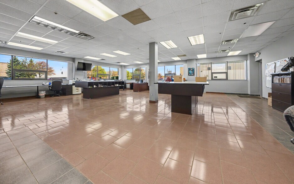 More Photos Of 51214 Industrial Dr, Macomb Warehouse For Sale
