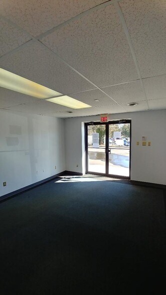 More Photos Of 316 E Market St, Leesburg Office For Sale