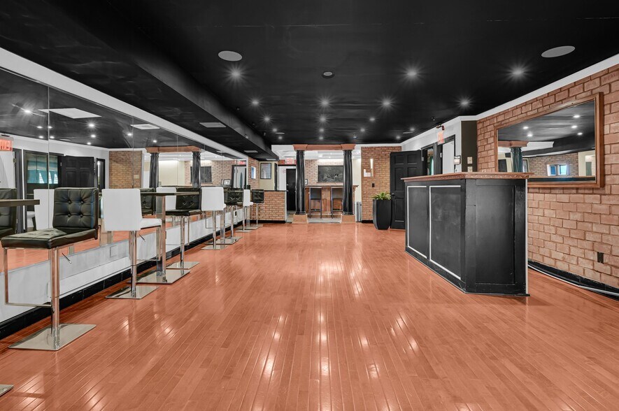 More Photos Of 135 Westchester Sq, Bronx Storefront Retail Office For Sale