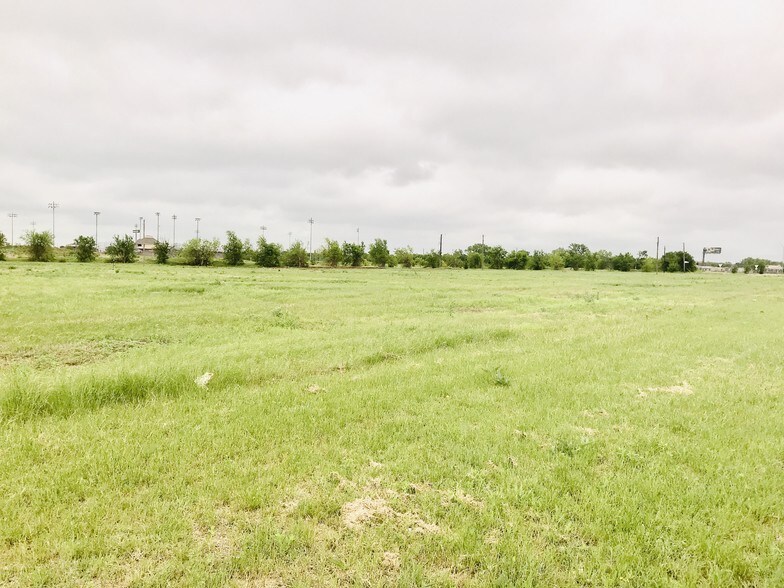 More Photos Of 1105 Central Fwy, Wichita Falls Land For Sale