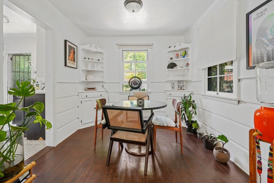 More Photos Of 155 S Westmoreland Ave, Los Angeles Apartments For Sale