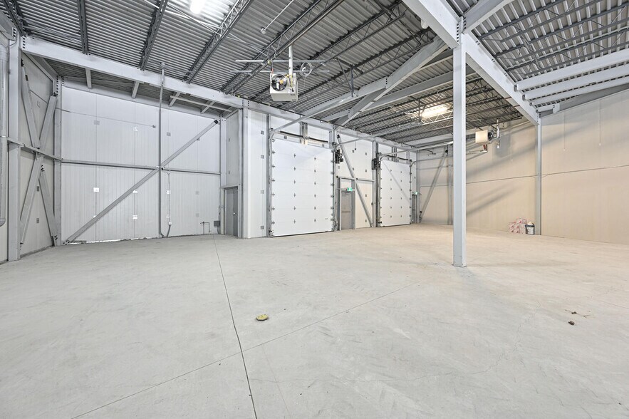 More Photos Of 1009-1011 Thomas Spratt Pl, Ottawa Light Distribution For Sale