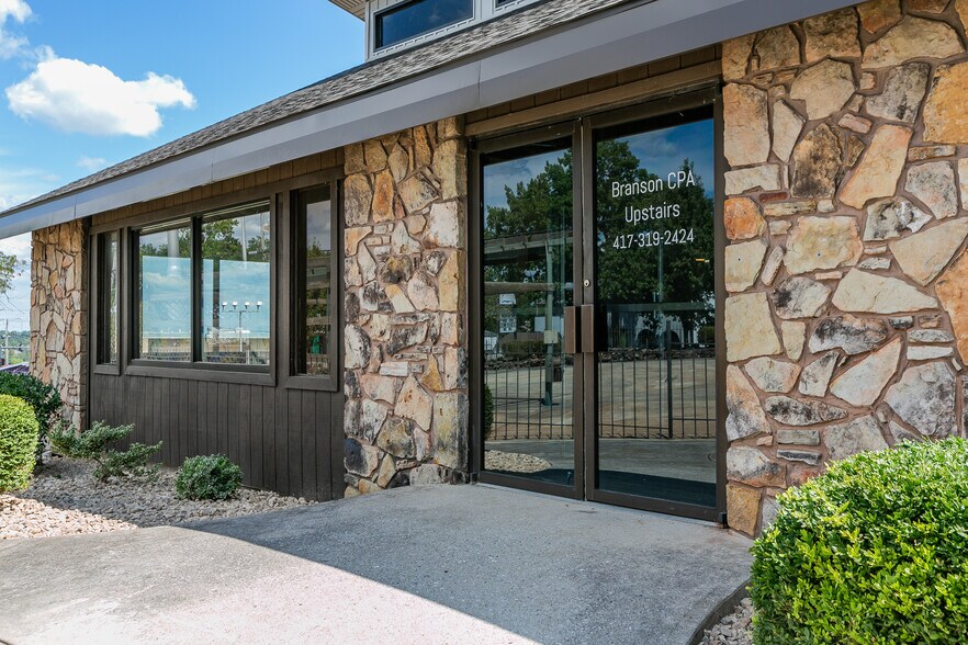 More Photos Of 1116 W Highway 76, Branson General Retail For Lease