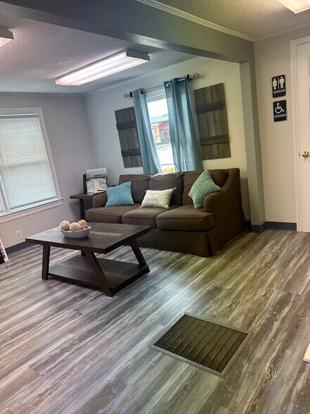 More Photos Of 1136 Mt Gallant Rd, Rock Hill Freestanding For Lease