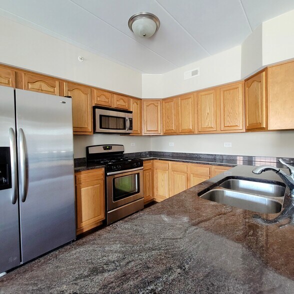 More Photos Of 7250 W 157th St, Orland Park Apartments For Sale