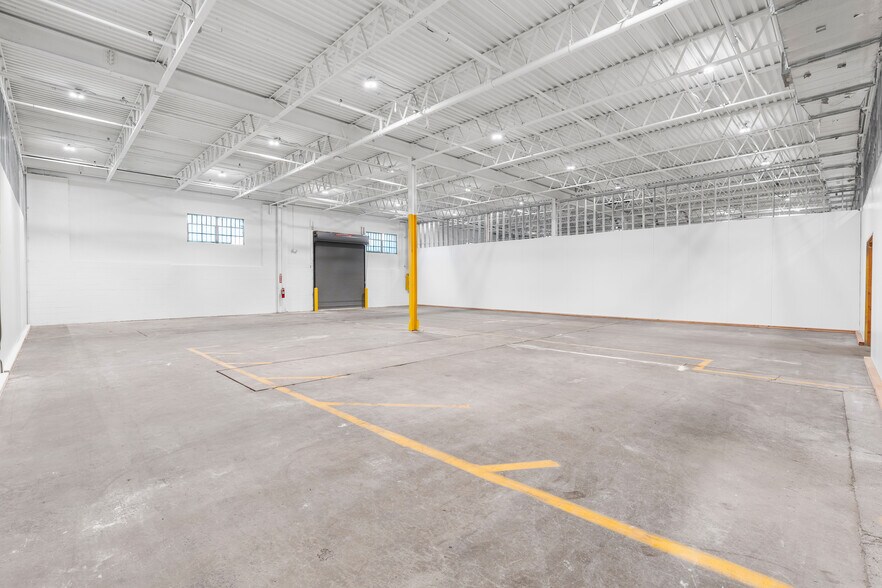 More Photos Of 14 Home News Row, New Brunswick Warehouse For Lease
