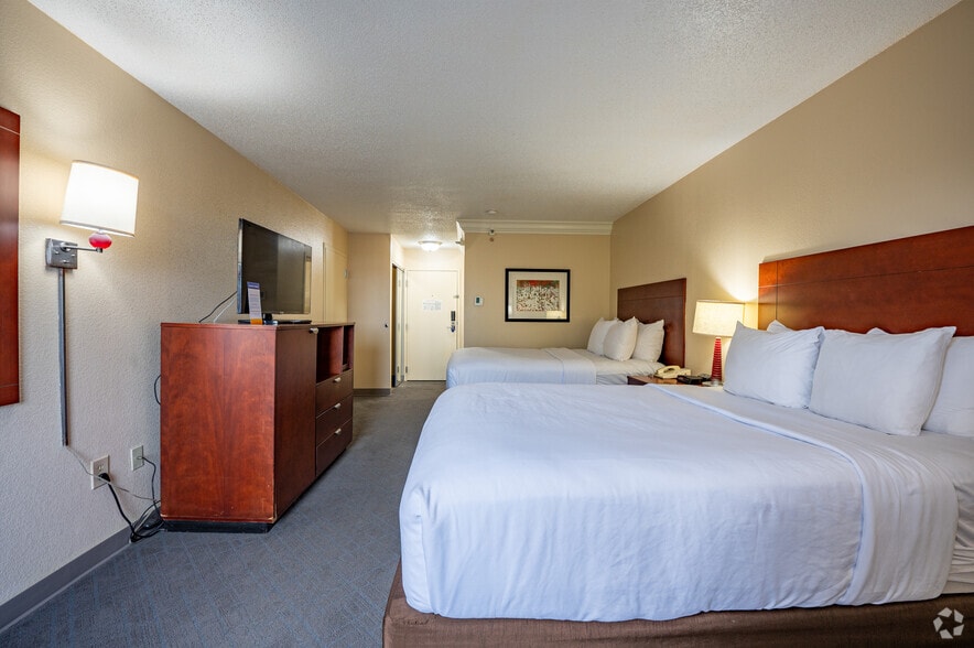 More Photos Of 1922 Skibo Rd, Fayetteville Hotel For Sale