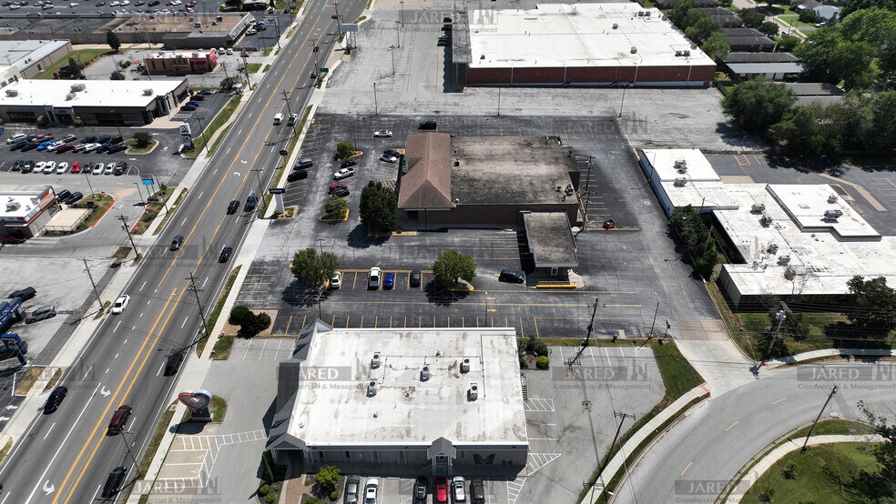 More Photos Of 1615 S Glenstone Ave, Springfield Bank For Lease
