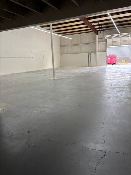 More Photos Of 163 SW Freeman Ave, Hillsboro Warehouse For Lease