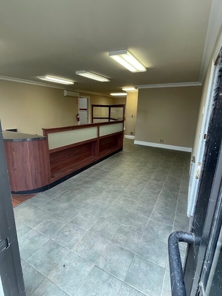 More Photos Of 943-945 Airport Blvd, South San Francisco Service For Lease