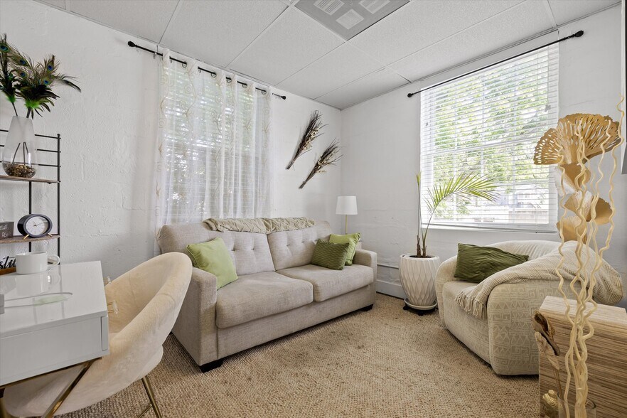 More Photos Of 525 Cherokee Blvd, Chattanooga Office For Lease