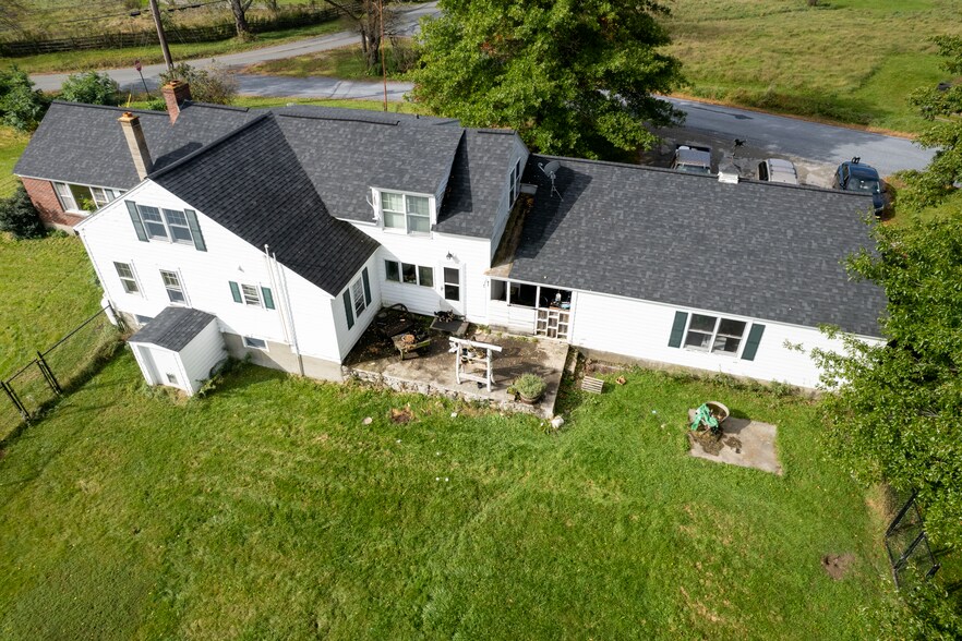 More Photos Of 4 Whitman Rd, Stephentown Sports And Entertainment For Sale