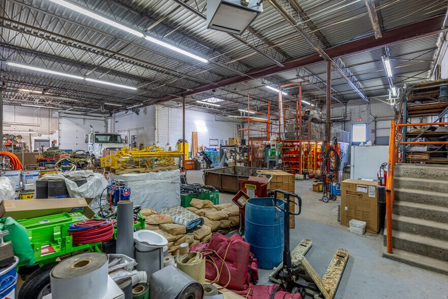 More Photos Of 3946 Indian Ripple Rd, Dayton Warehouse For Lease