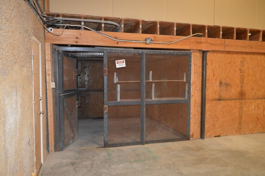 More Photos Of 5508 S FM 1788, Midland Warehouse For Lease