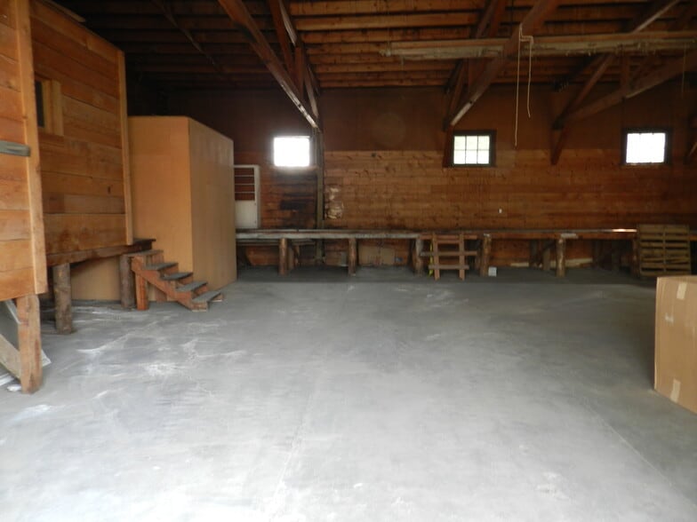 More Photos Of 104 Challis St, Salmon Warehouse For Sale