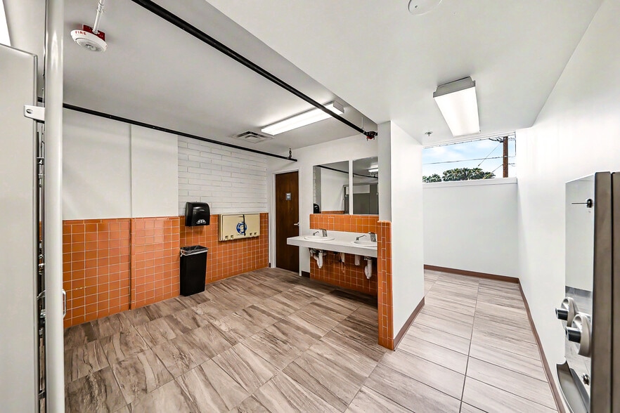 More Photos Of 2401 E Tonopah Ave, North Las Vegas Religious Facility For Sale