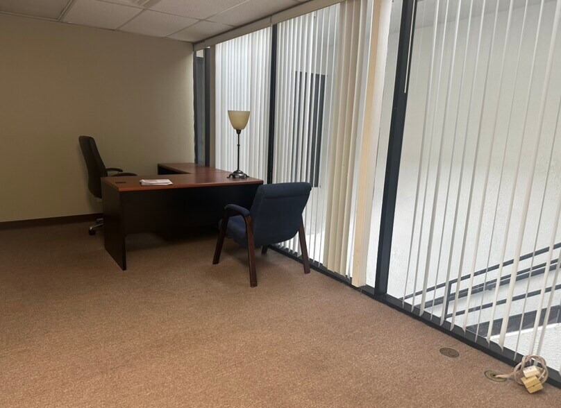 More Photos Of 1023 N Hollywood Way, Burbank Office For Lease