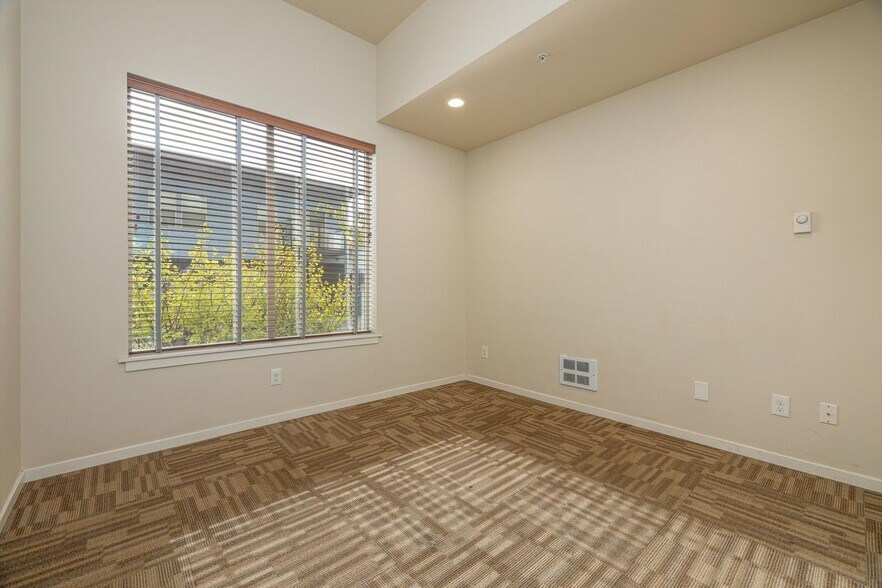 More Photos Of 1315 Dupont St, Bellingham Office Residential For Lease