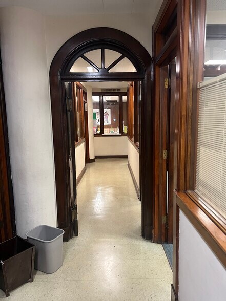 More Photos Of 740 8th Ave, Huntington Warehouse For Lease