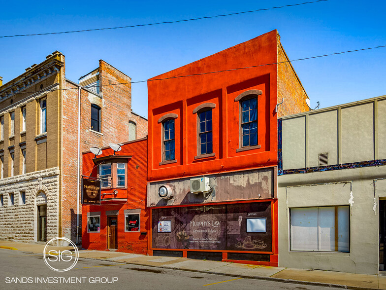 Primary Photo Of 418 Grant St, Carthage General Retail For Sale