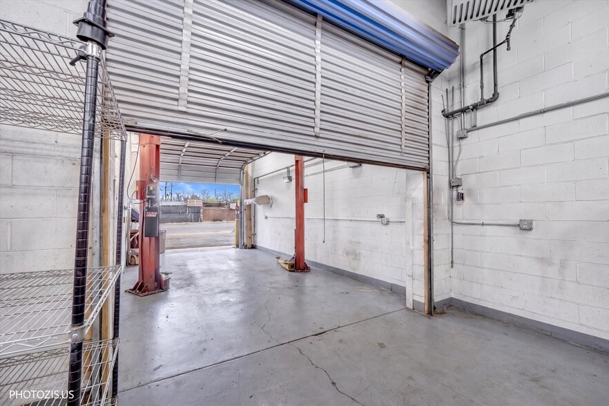 More Photos Of 4257 W Montrose Ave, Chicago Flex For Sale