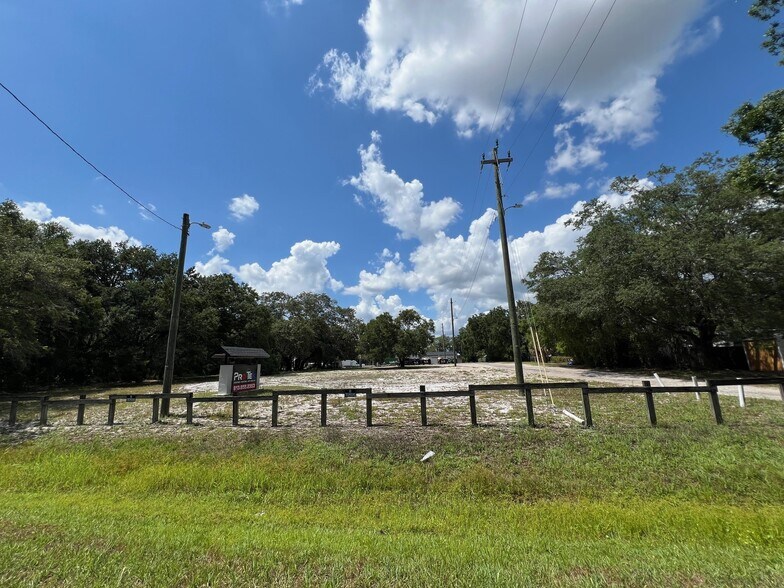 More Photos Of 6920 E Chelsea St, Tampa Light Distribution For Sale