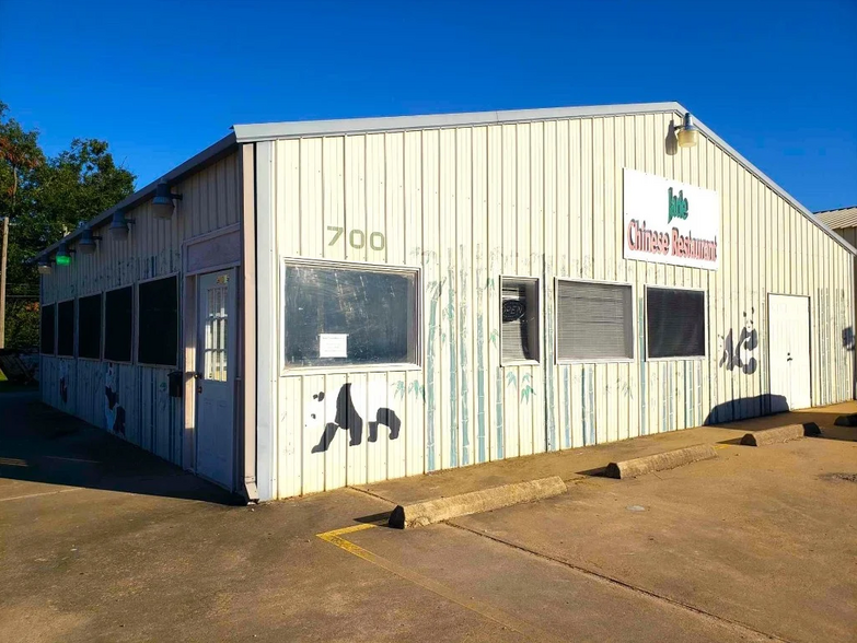 Primary Photo Of 700-702 N Hinckley St, Holdenville Restaurant For Sale