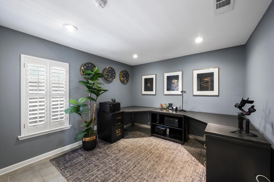 More Photos Of 2655 Myrtle Springs Ave, Dallas Light Manufacturing For Sale