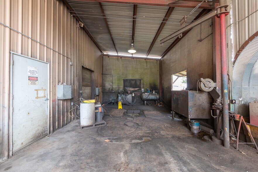 More Photos Of 650 Aldine Bender Rd, Houston Warehouse For Sale