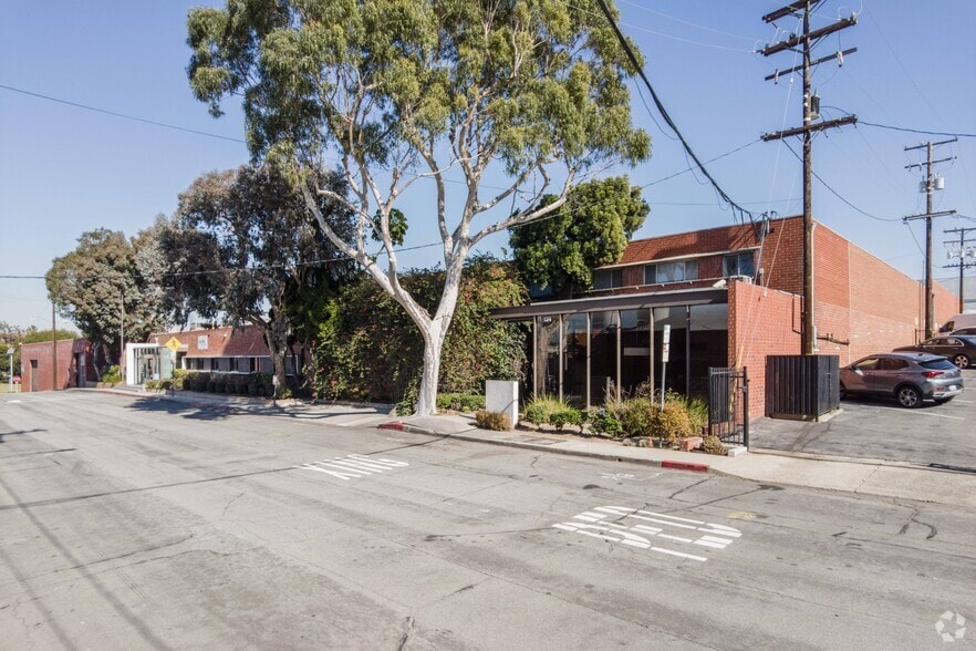 More Photos Of 124-132 Maryland St, El Segundo Unknown For Lease