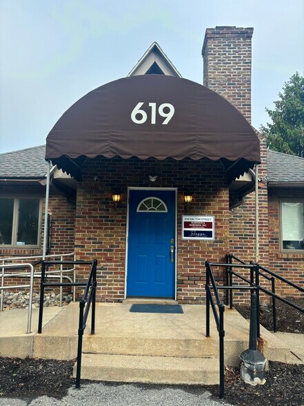 More Photos Of 619A Dalton St, Emmaus Medical For Lease