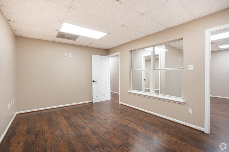 More Photos Of 1646 Blaisdale Rd, Richmond Warehouse For Lease