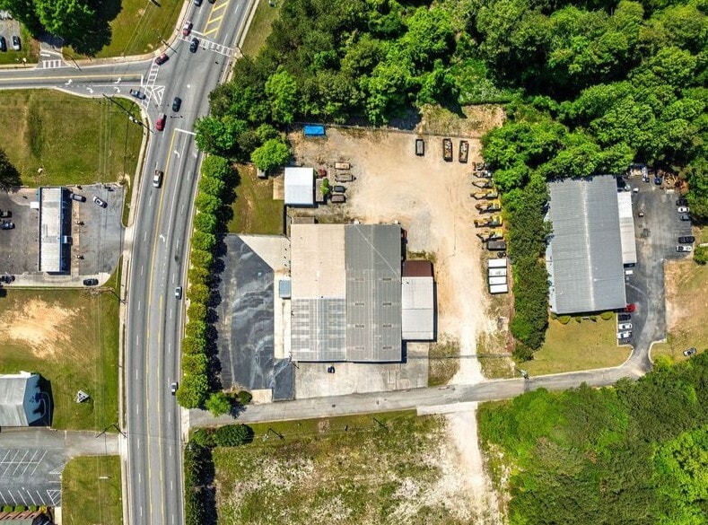 More Photos Of 140 Veterans Memorial Hwy, Mableton Warehouse For Lease