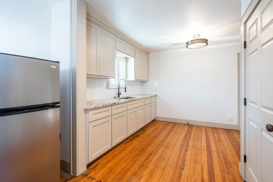 More Photos Of 1107 W Illinois Ave, Midland Office For Lease