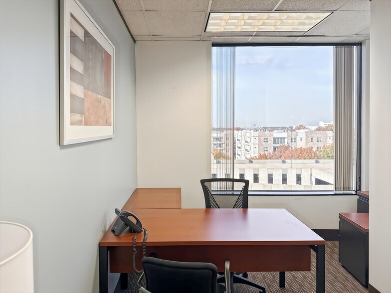 More Photos Of 15851 Dallas Pkwy, Addison Coworking Space