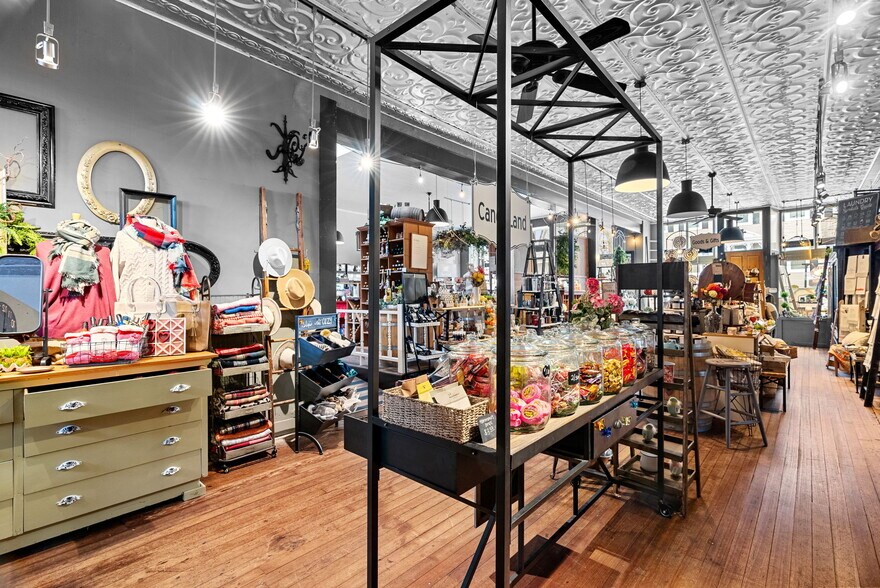 More Photos Of 5595 Walnut St, Augusta Storefront For Sale