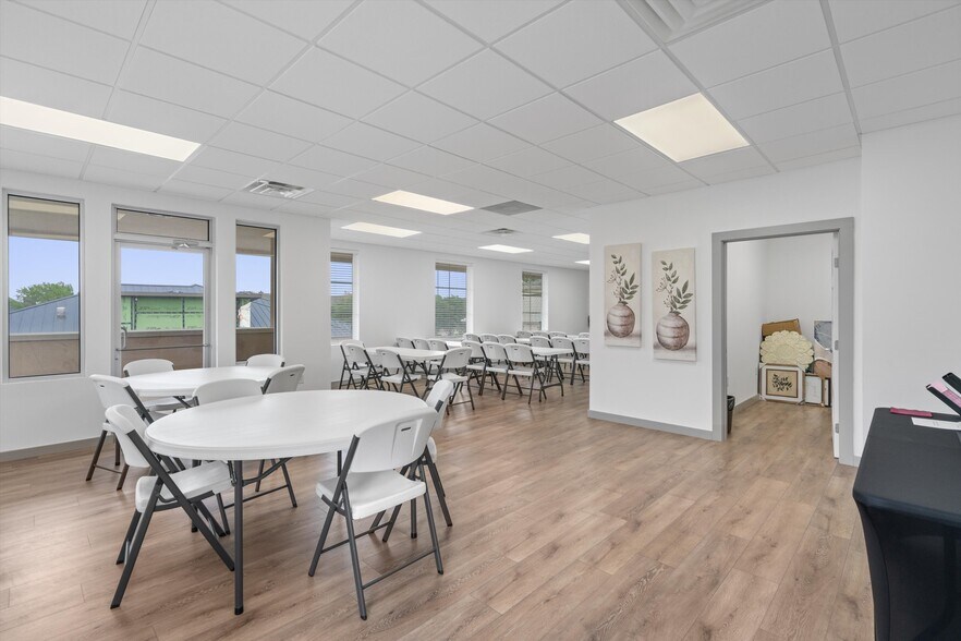 More Photos Of 503 E Palm Valley Blvd, Round Rock Medical For Lease