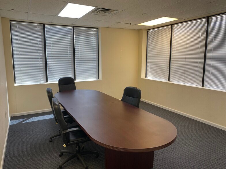 More Photos Of 2430 W Main St, Grand Prairie Warehouse For Lease