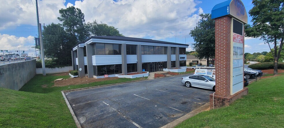 More Photos Of 6139-6141 Oakbrook Pky, Norcross Office For Lease