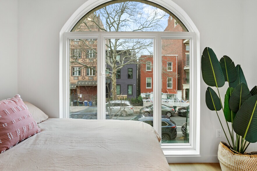 More Photos Of 684 Leonard St, Brooklyn Apartments For Sale
