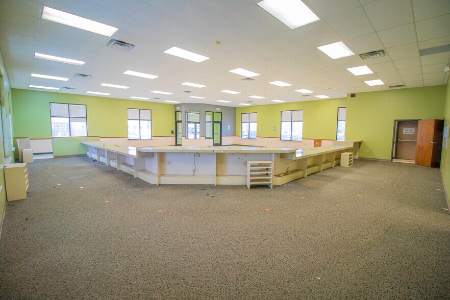 More Photos Of 720 W Navajo St, West Lafayette Office For Lease