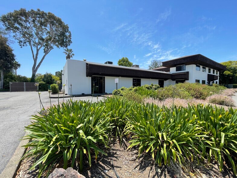 More Photos Of 4 Commercial Blvd, Novato Manufacturing For Lease