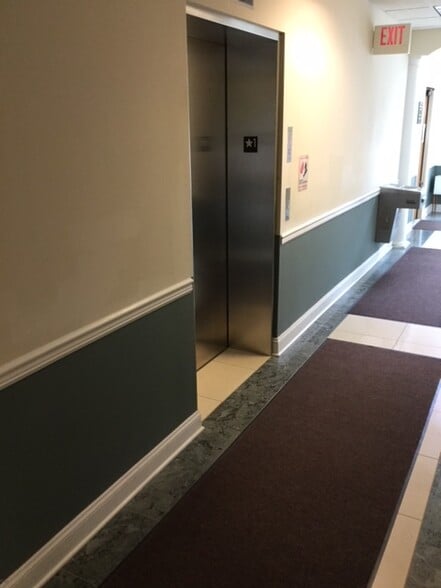 More Photos Of 689 Valley Rd, Gillette Medical For Lease