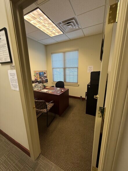 More Photos Of 5665 S Transit Rd, Lockport Office For Sale